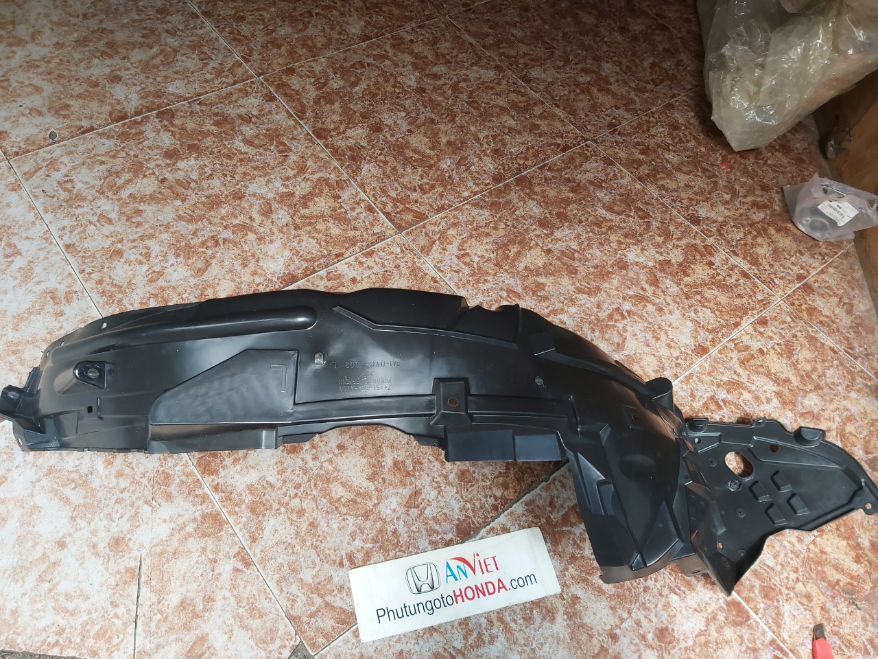 Lòng dè chắn bùn xe honda CIVIC 2006-2011